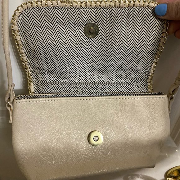 Steve Madden Small Cream Color Cross body Purse - Picture 3 of 7